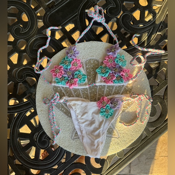 Beach Bunny Swimwear Delilah bikini in multi - Picture 4 of 9